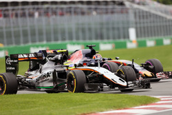 Sergio Perez, Sahara Force India F1 VJM09 et Daniil Kvyat, Scuderia Toro Rosso STR11 en lutte pour une position