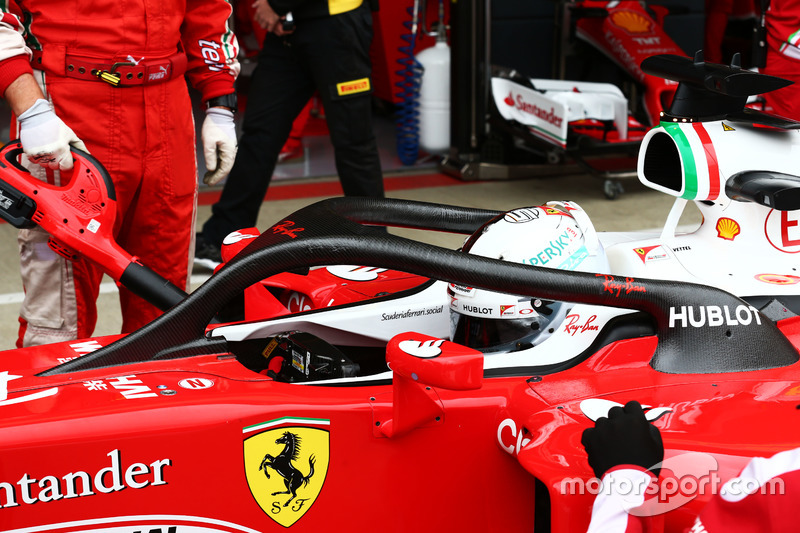 Sebastian Vettel, Ferrari SF16-H running the Halo cockpit cove