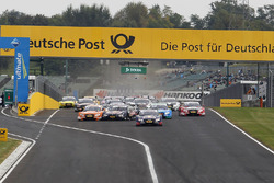 Marco Wittmann, BMW Team RMG, BMW M4 DTM and Jamie Green, Audi Sport Team Rosberg, Audi RS 5 DTM wit