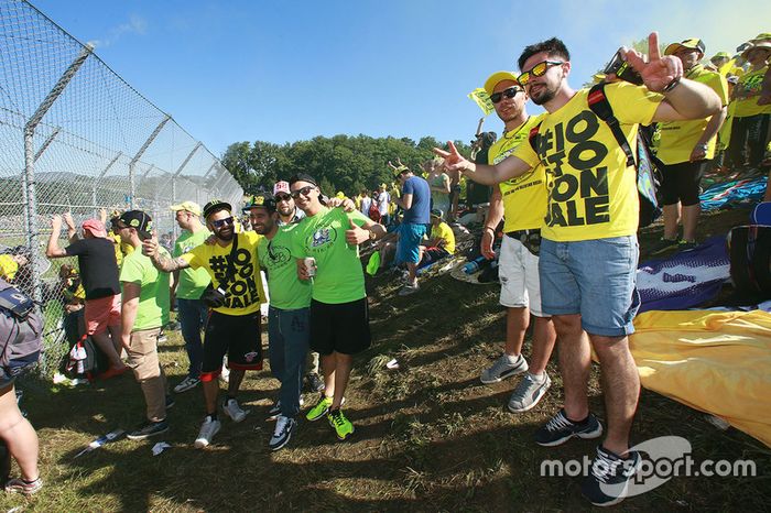 Fans de Valentino Rossi, Yamaha Factory Racing