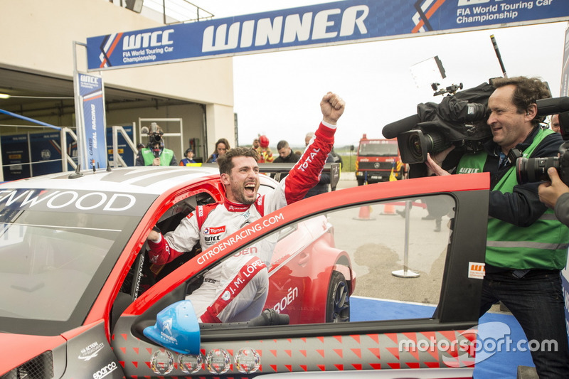 Race winner José María López, Citroën World Touring Car Team, Citroën C-Elysée WTCC