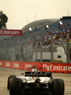 Romain Grosjean, Haas F1 Team VF-17 runs wide