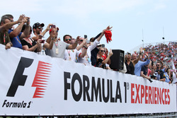 Parade mit Fans