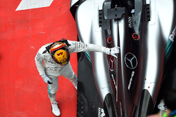Racewinnaar Lewis Hamilton, Mercedes-Benz F1 W08 Hybrid viert feest in parc ferme