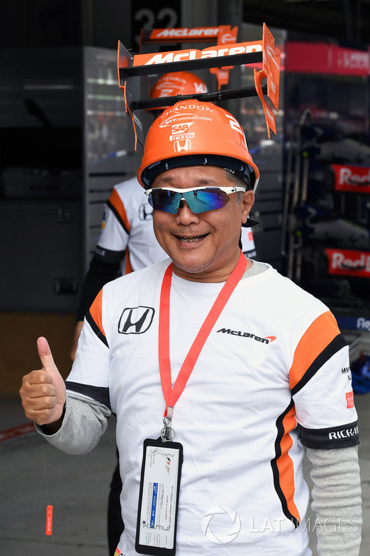 McLaren fan and hat