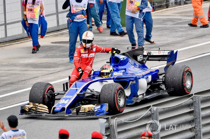 Sebastian Vettel, Ferrari en el auto, Pascal Wehrlein, Sauber C36