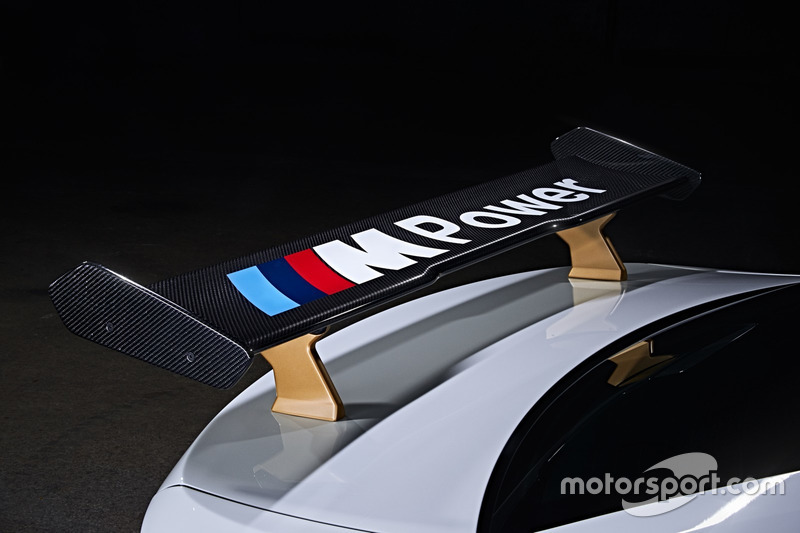 Машина безопасности MotoGP BMW M2