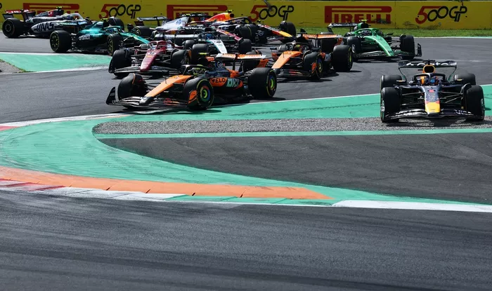 Lando Norris, McLaren, Max Verstappen, Red Bull Racing