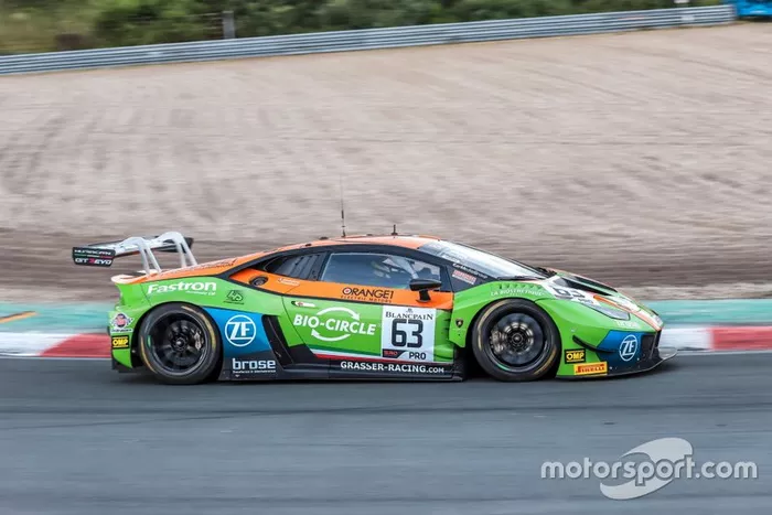 #63 GRT Grasser Racing Team Lamborghini Huracan GT3 Evo: Christian Engelhart, Mirko Bortolotti
