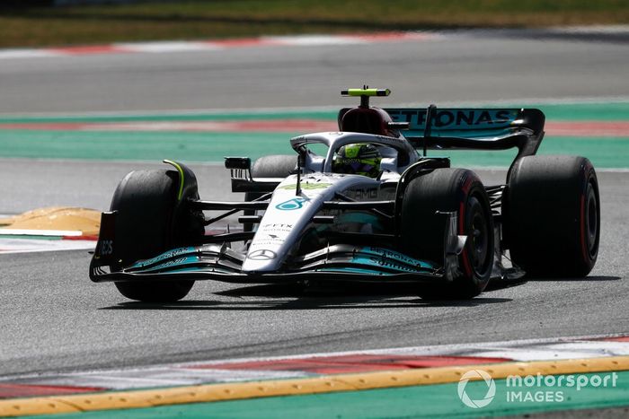 Lewis Hamilton, Mercedes W13 