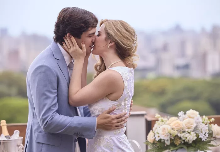 Gabriel Leone as Ayrton Senna, Alice Wegmann as Lilian in Senna
