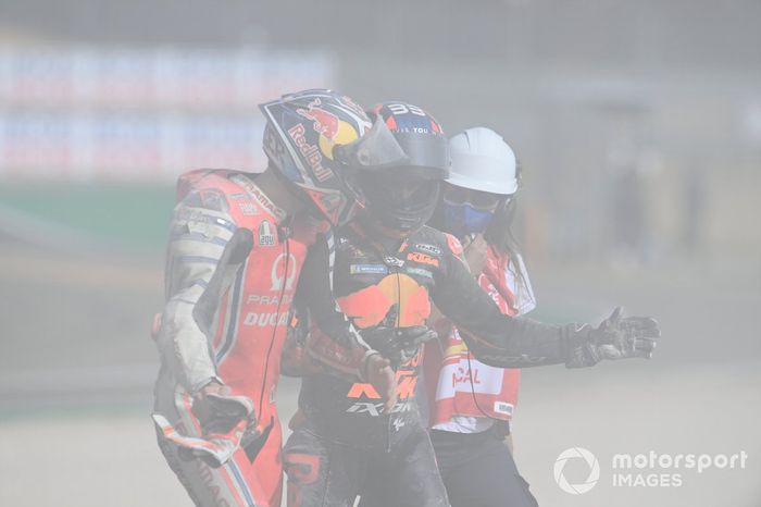 Caída de Jack Miller, Pramac Racing y Brad Binder, Red Bull KTM Factory Racing 