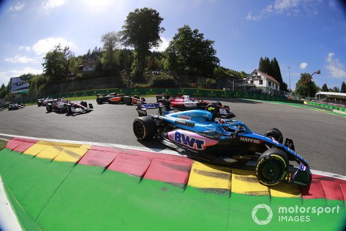 Esteban Ocon, Alpine A522, Valtteri Bottas, Alfa Romeo C42, Lando Norris, McLaren MCL36