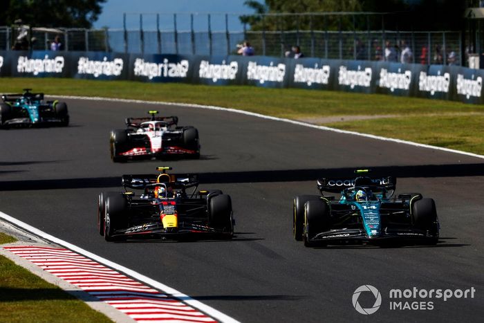 Fernando Alonso, Aston Martin AMR23, Sergio Pérez, Red Bull Racing RB19, Nico Hulkenberg, Haas VF-23