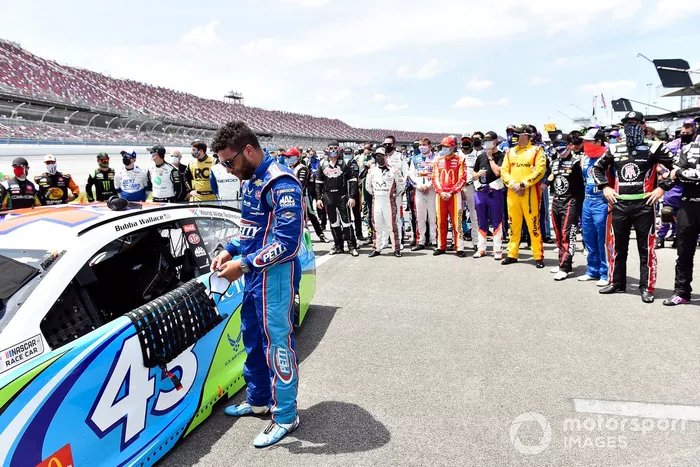 NASCAR-collega's staan achter Wallace