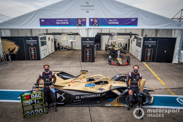 Antonio Félix da Costa, DS Techeetah con su trofeo de campeón