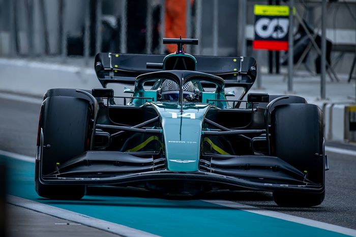 Fernando Alonso, Aston Martin AMR22 