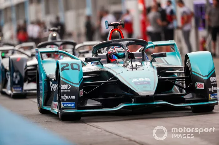 Mitch Evans, Jaguar Racing, Jaguar I-Type 4 esce dalla pit lane