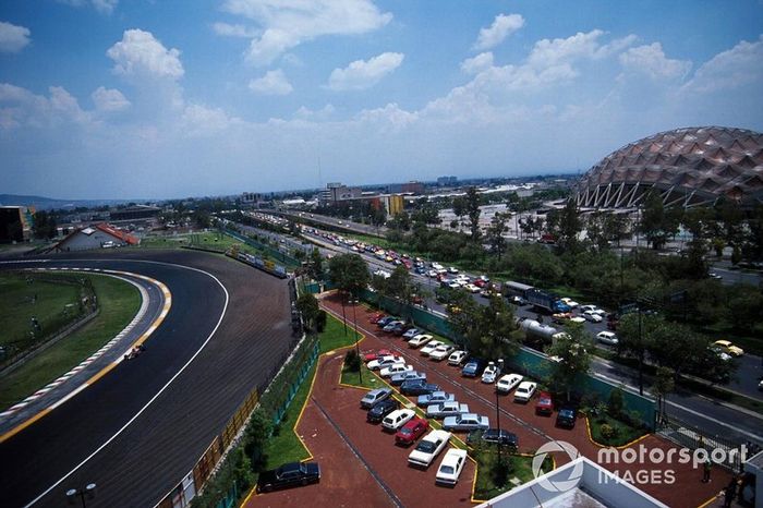 La Peraltada  modificada del Autódromo Hermanos Rodríguez, México