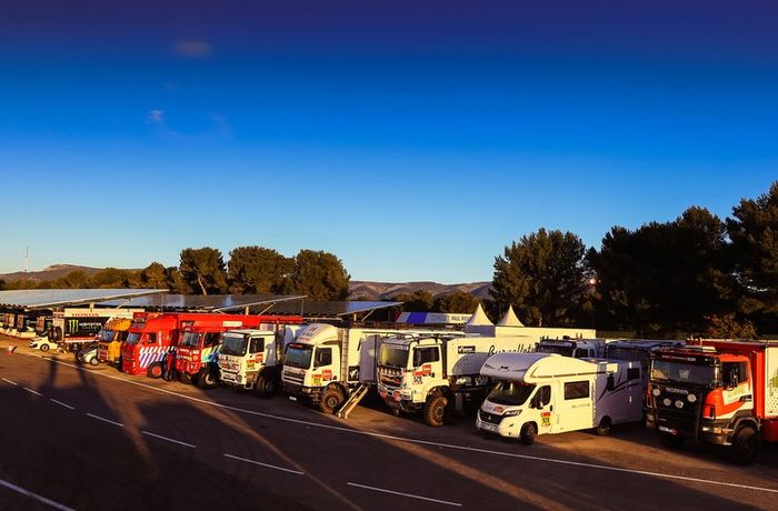 Verificaciones en Paul Ricard antes del embarque del Dakar 2020