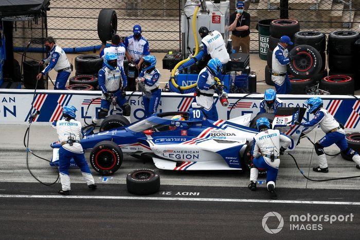 Alex Palou, Chip Ganassi Racing Honda, pit stop