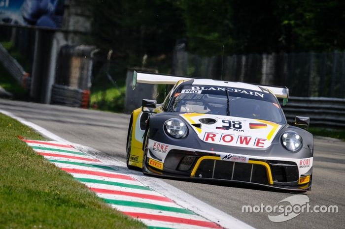 #98 ROWE Racing Porsche 911 GT3 R: Mathieu Jaminet, Romain Dumas, Sven Müller