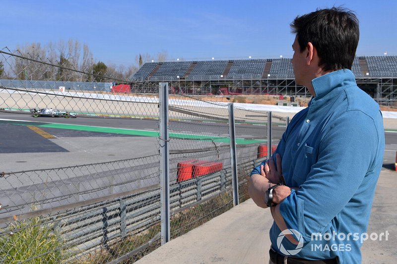 Toto Wolff, Mercedes AMG F1 Director of Motorsport watches Lewis Hamilton, Mercedes-AMG F1 W10
