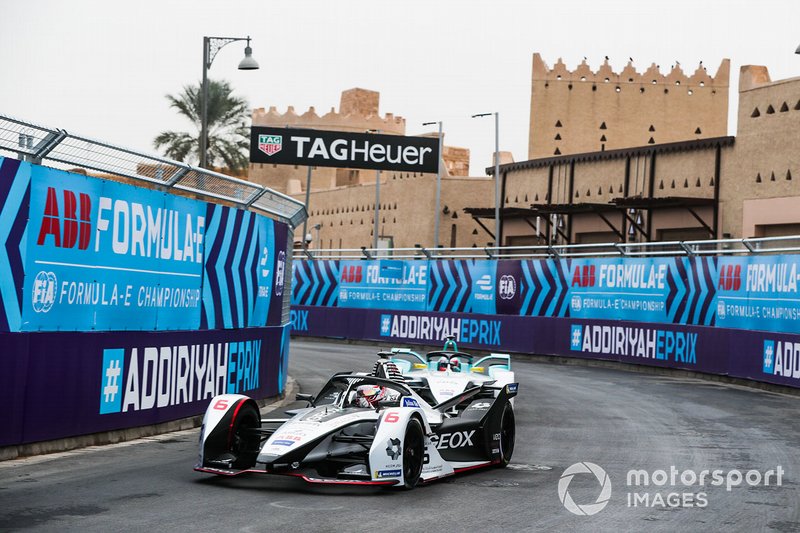 Antonio Fuoco, GEOX Dragon Racing e il pilota di riserva Oliver Turvey, NIO Formula E Team, NIO Sport 004