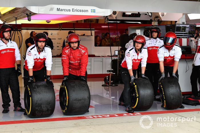 Alfa Romeo Sauber F1 Team mecánica y neumáticos Pirelli.