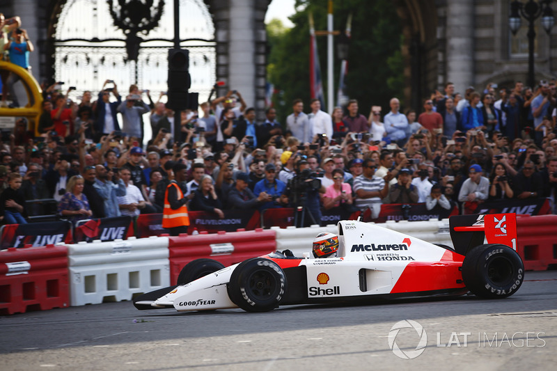 Stoffel Vandoorne im McLaren-Honda MP4/6