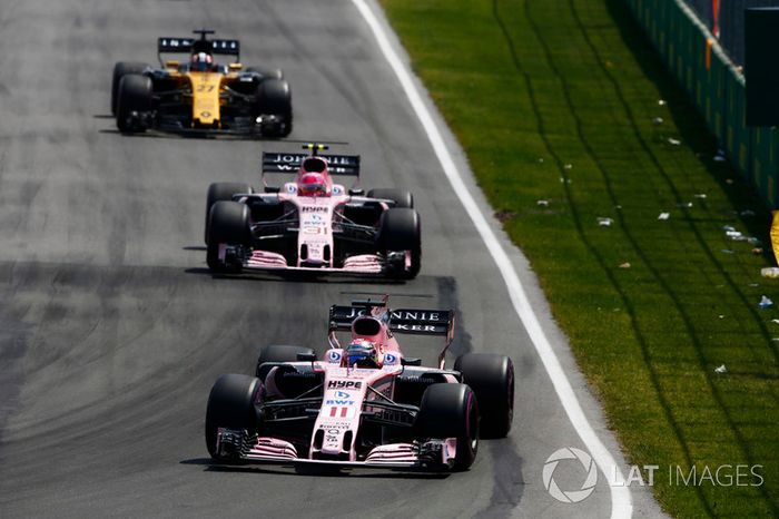Sergio Perez, Sahara Force India F1 VJM10, Esteban Ocon, Sahara Force India F1 VJM10 y Nico Hulkenberg, Renault Sport F1 Team RS17