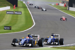 Феліпе Наср попереду Маркуса Ерікссона, Sauber C35