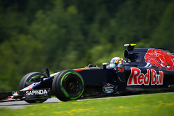 Carlos Sainz Jr., Scuderia Toro Rosso STR11