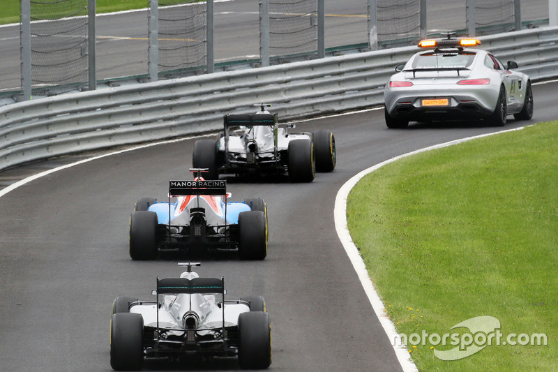 Nico Rosberg, Mercedes AMG F1 W07 Hybrid y el Safety Car