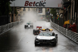 Safety-Car-Start: Daniel Ricciardo, Red Bull Racing RB12, führt