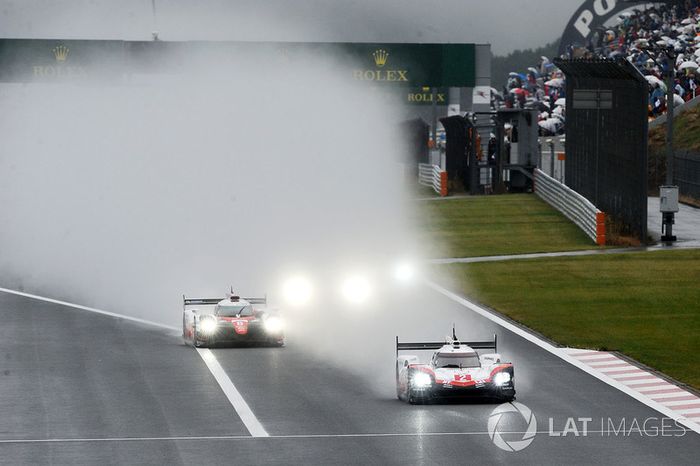 #2 Porsche Team Porsche 919 Hybrid: Timo Bernhard, Earl Bamber, Brendon Hartley, #8 Toyota Gazoo Racing Toyota TS050 Hybrid: Anthony Davidson, Sébastien Buemi, Kazuki Nakajima