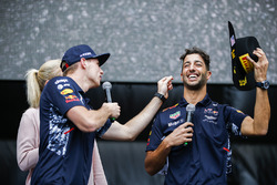 Max Verstappen, Red Bull, Daniel Ricciardo, Red Bull Racing, sur la scène F1