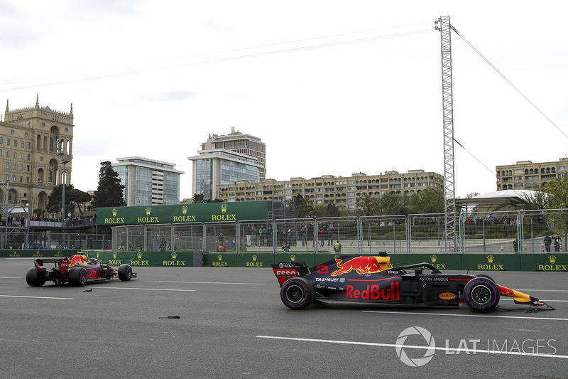 The crashed car of Max Verstappen, Red Bull Racing RB14 and Daniel Ricciardo, Red Bull Racing RB14