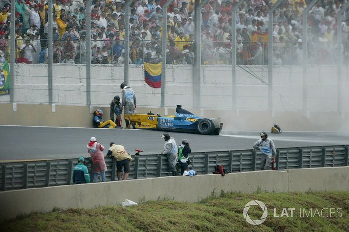 Fernando Alonso, Renault Renault F1 Team R23, crashes