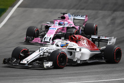 Маркус Ерікссон, Sauber C37, Серхіо Перес, Force India VJM11