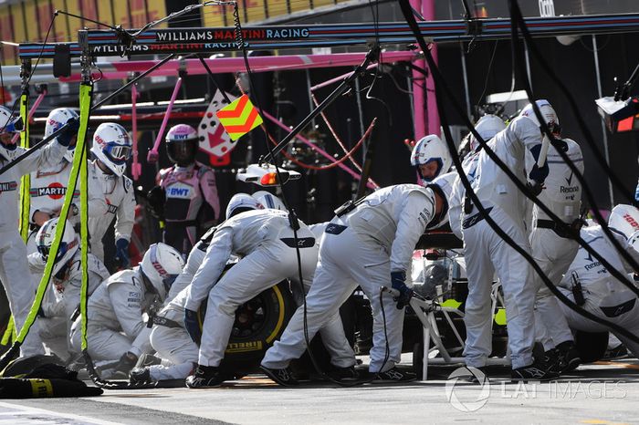 Lance Stroll, Williams FW41 pit stop