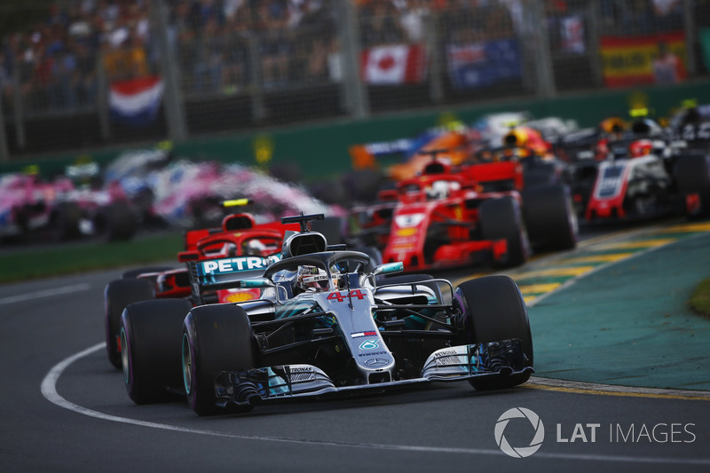 Lewis Hamilton, Mercedes AMG F1 W09, Kimi Raikkonen, Ferrari SF71H, Sebastian Vettel, Ferrari SF71H, startta