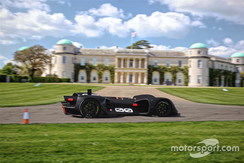 Tes mobil Roborace di Goodwood House