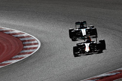 Даніель Ріккардо, Red Bull Racing RB12, Льюіс Хемілтон, Mercedes AMG F1 W07 Hybrid