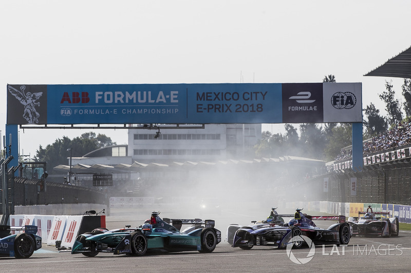 Luca Filippi, NIO Formula E Team, at the start of the race