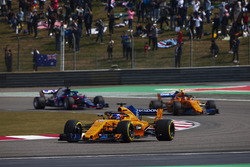 Fernando Alonso, McLaren MCL33 Renault, Stoffel Vandoorne, McLaren MCL33 Renault, and Brendon Hartley, Toro Rosso STR13 Honda