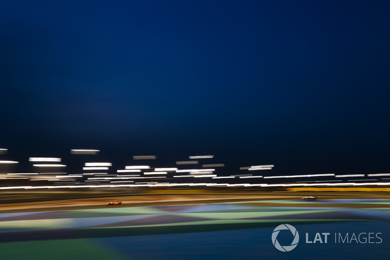 Stoffel Vandoorne, McLaren MCL33 Renault