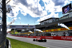 Sebastian Vettel, Ferrari SF71H, taglia il traguardo