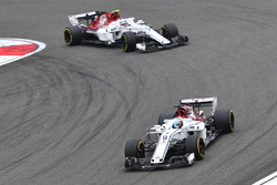 Marcus Ericsson, Sauber C37 et Charles Leclerc, Sauber C37