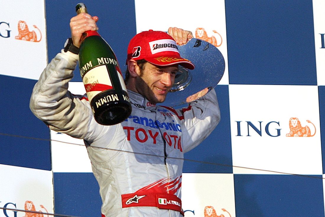 Jarno Trulli - en el GP de Australia de  2009 (fue un 3º que dio pistas, desde el pitlane)
